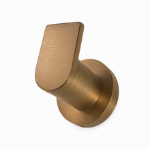 Load image into Gallery viewer, WINCO-DR-77497-WBB (=PS-GES-EMPO38921-91-WBB) 726 single robe hook in warm bronze brushed PVD
